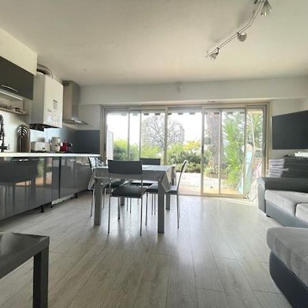 Appartement Face A La Mer Saint-Laurent-du-Var Extérieur photo