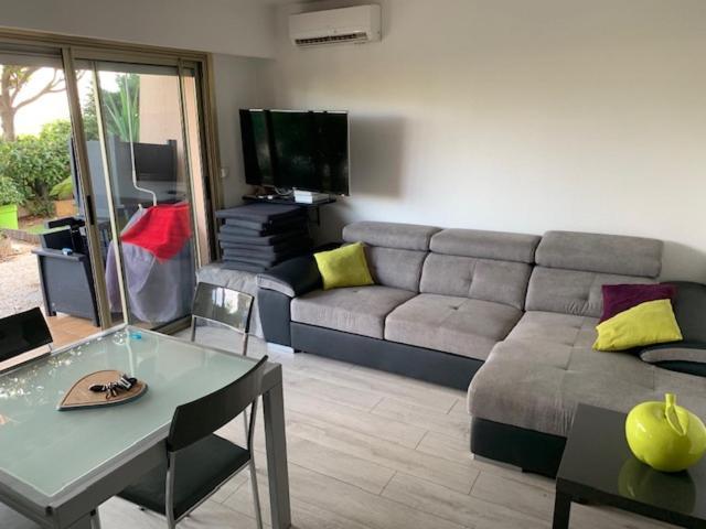 Appartement Face A La Mer Saint-Laurent-du-Var Extérieur photo