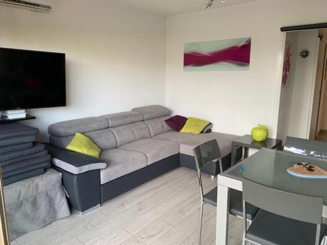 Appartement Face A La Mer Saint-Laurent-du-Var Extérieur photo
